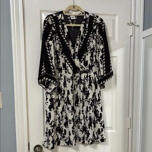 CAbi Black and White 3/4 Sleeve Dress